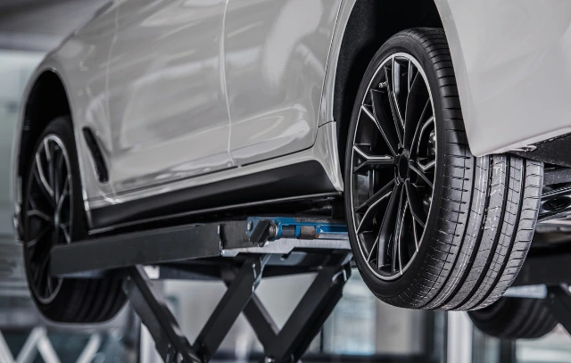 Optimizing a top automotive OEM’s aftermarket supply chain